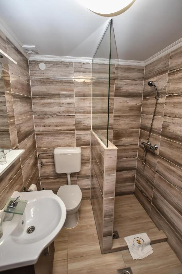 E-Vasko Panzio Borpince Bed & Breakfast โทไก ภายนอก รูปภาพ