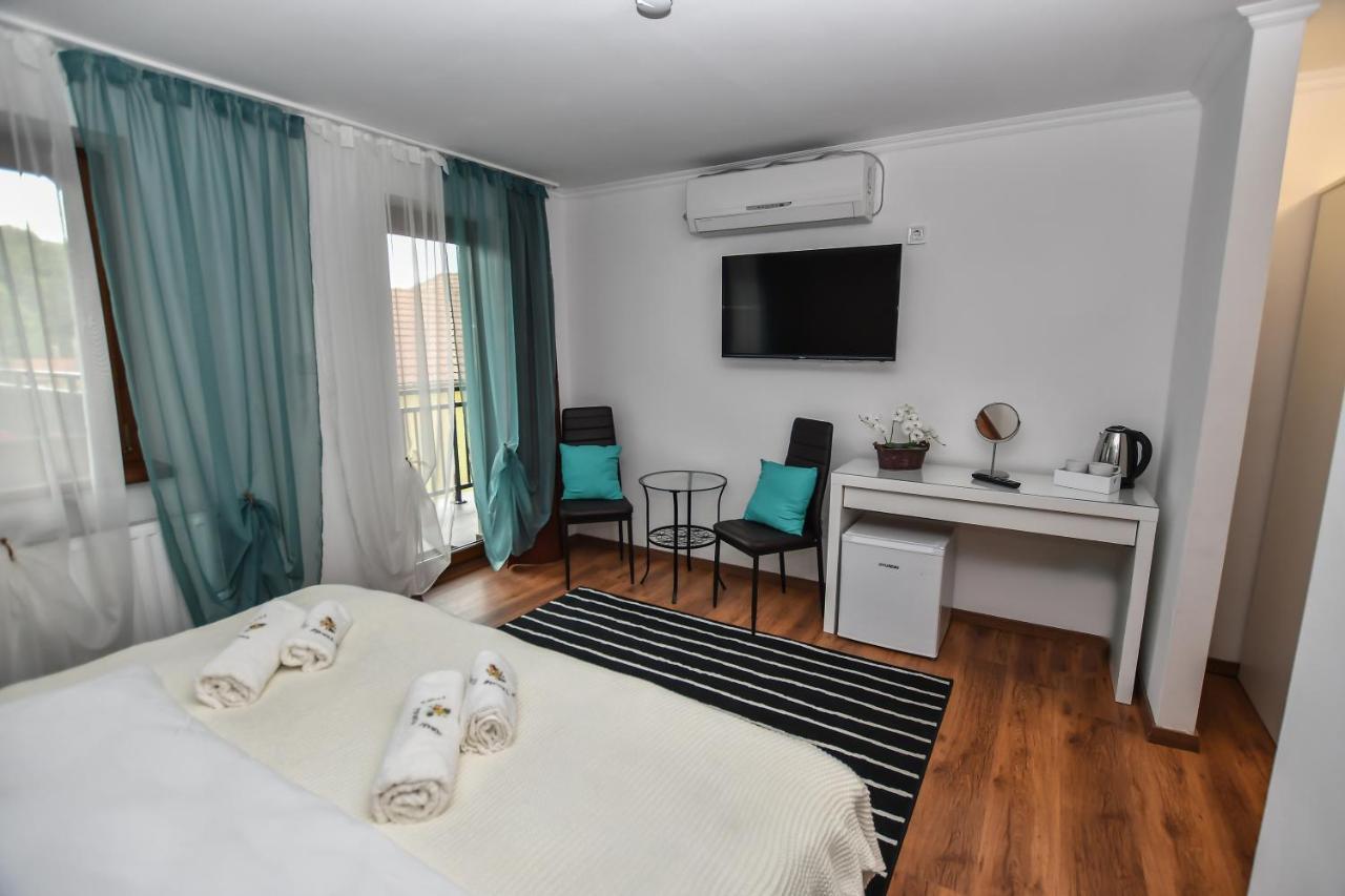 E-Vasko Panzio Borpince Bed & Breakfast โทไก ภายนอก รูปภาพ