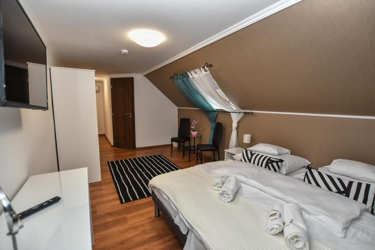 E-Vasko Panzio Borpince Bed & Breakfast โทไก ภายนอก รูปภาพ